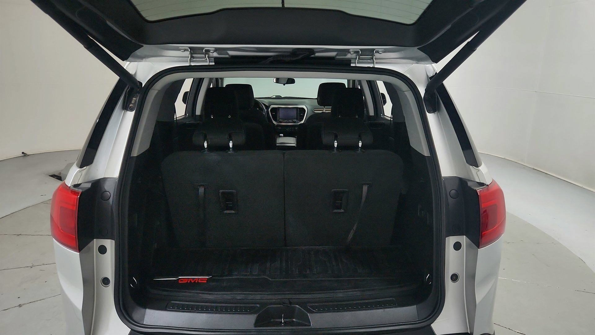 Used 2018 GMC Acadia SLE AWD/4WD image 25