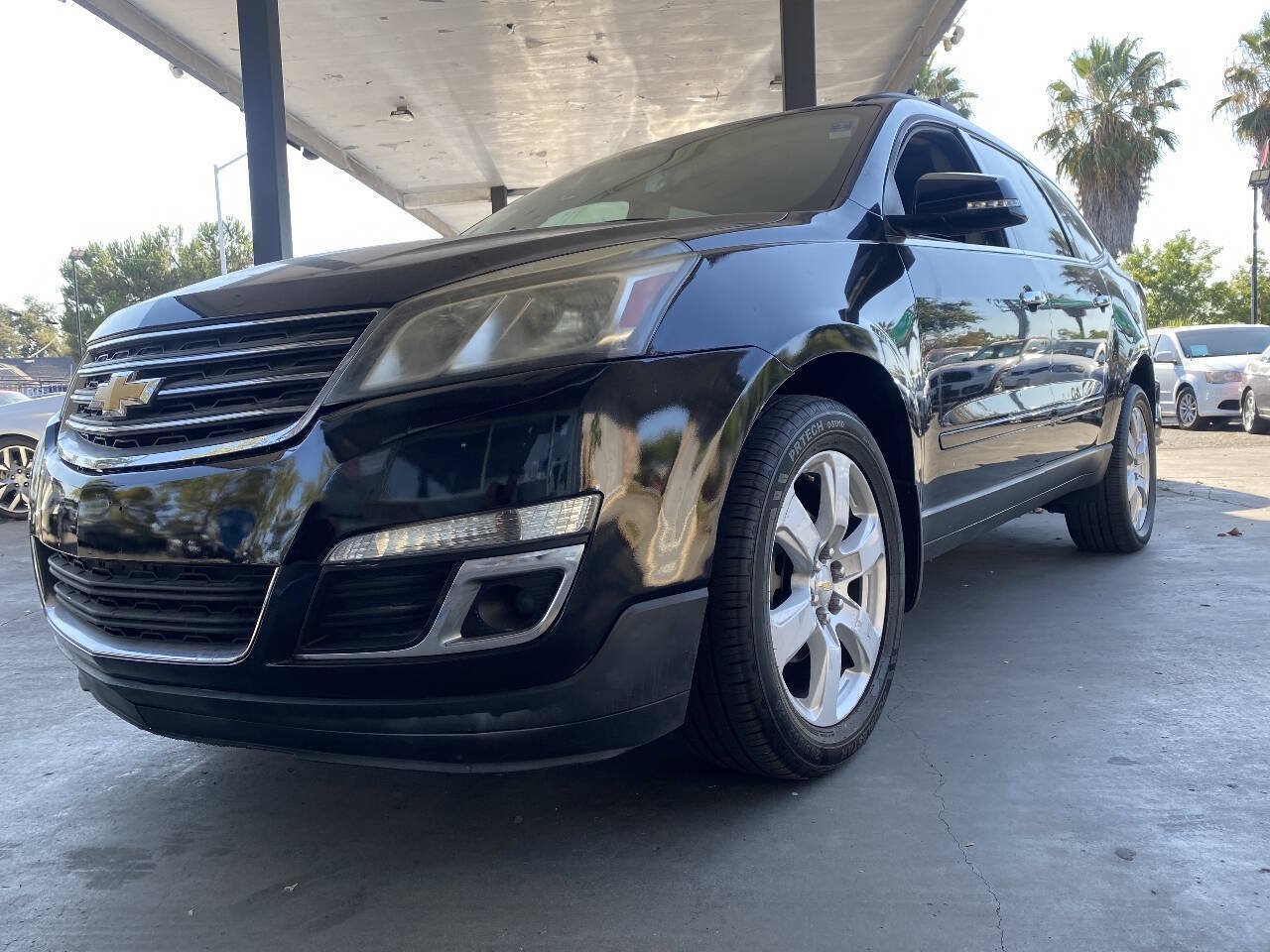 Used 2016 Chevrolet Traverse LT w/ Style and Technology Package FWD image 9
