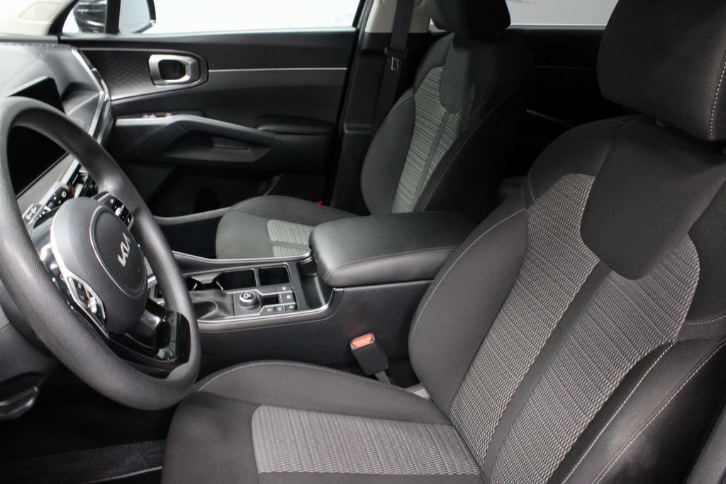 Used 2025 Kia Sorento LX FWD image 26