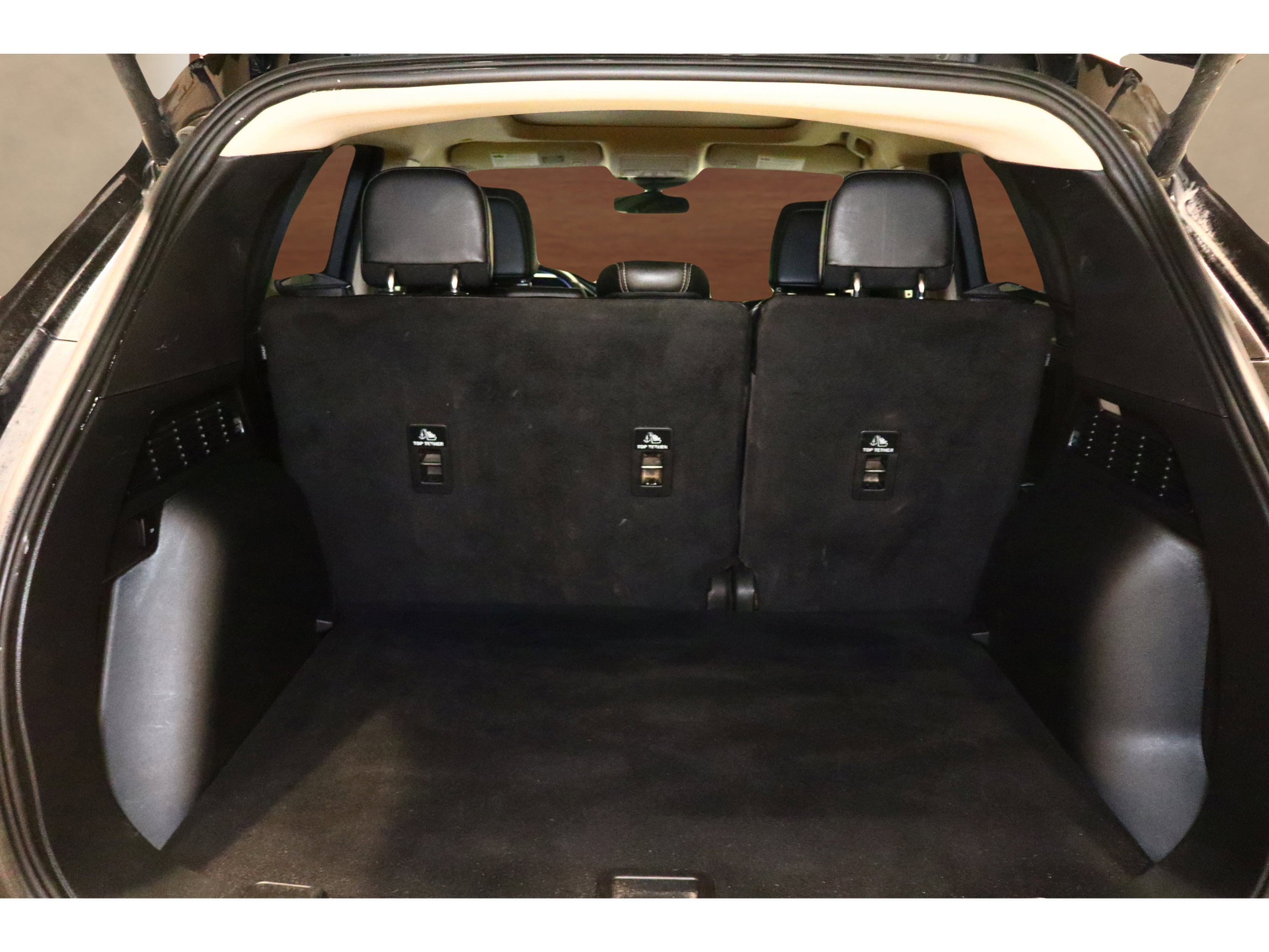 Used 2020 Ford Escape Titanium image 37