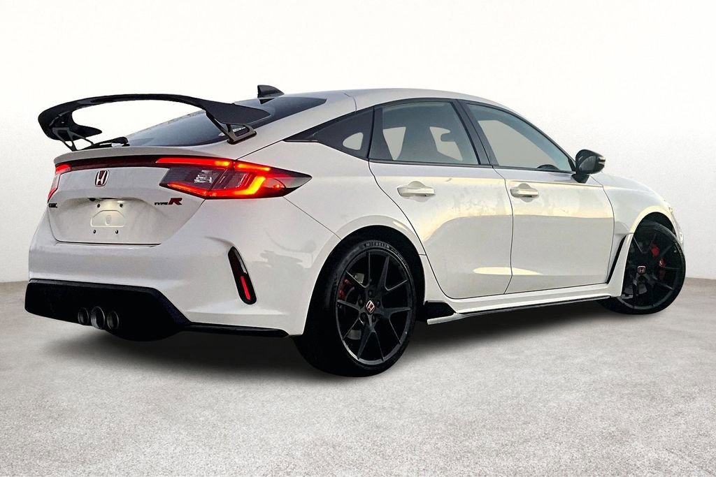 Used 2024 Honda Civic Type R image 2