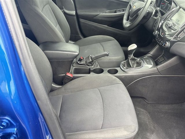 Certified 2018 Chevrolet Cruze LT w/ Convenience Package FWD image 26