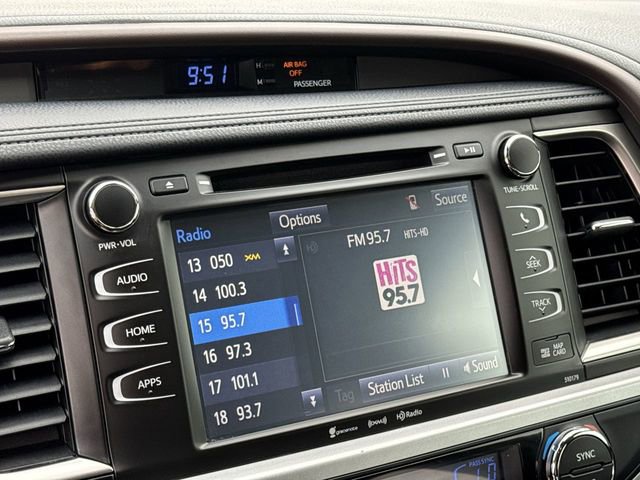 Used 2017 Toyota Highlander XLE AWD/4WD image 21