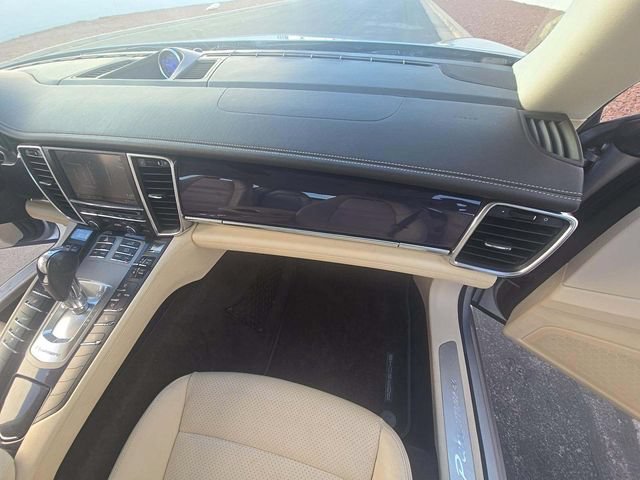 Used 2014 Porsche Panamera RWD image 13