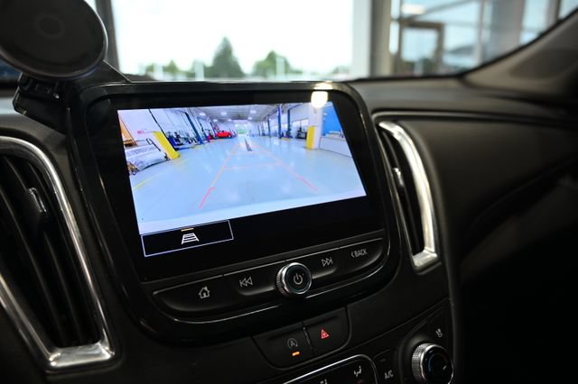 Used 2024 Chevrolet Malibu LT FWD image 17