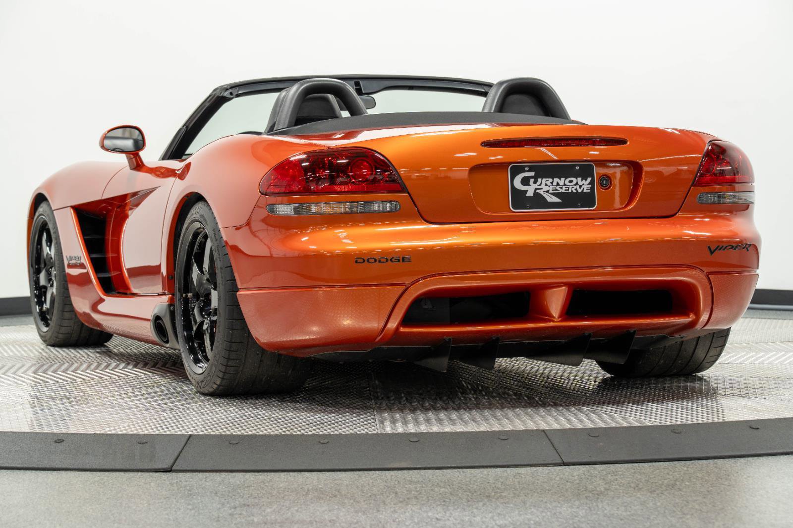 Used 2005 Dodge Viper SRT-10 w/ Copperhead Edition Group RWD image 25