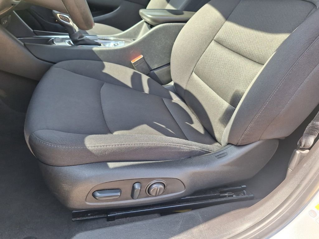 Used 2024 Chevrolet Malibu LT image 10