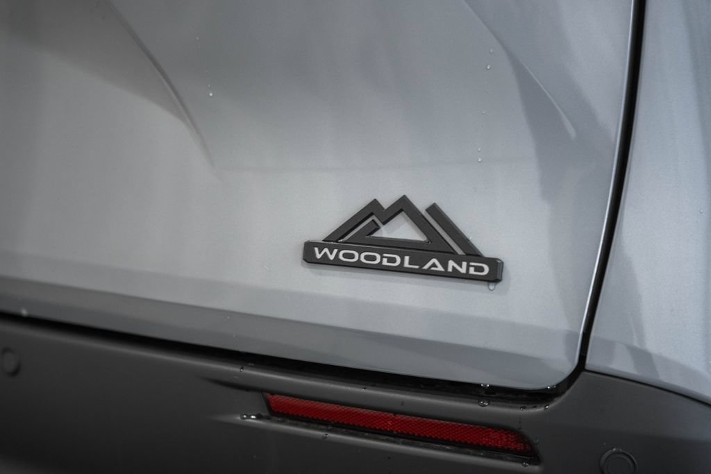 New 2026 Toyota Sienna XLE Woodland Edition AWD/4WD image 7