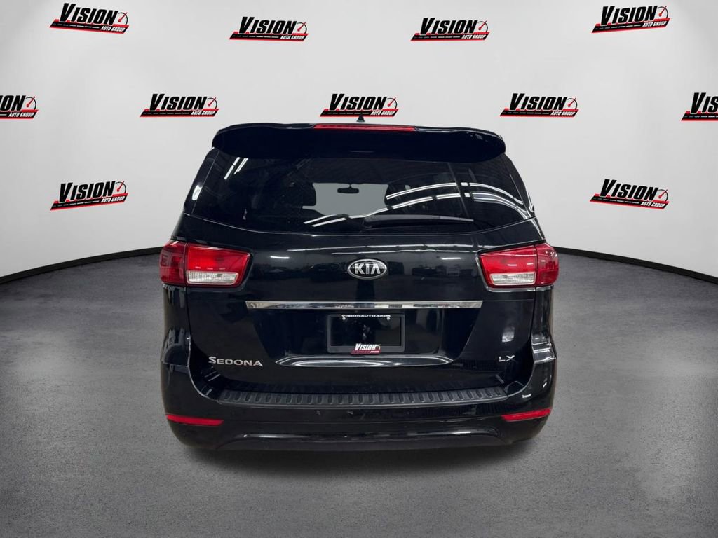 Used 2015 Kia Sedona LX w/ LX Convenience Package image 6