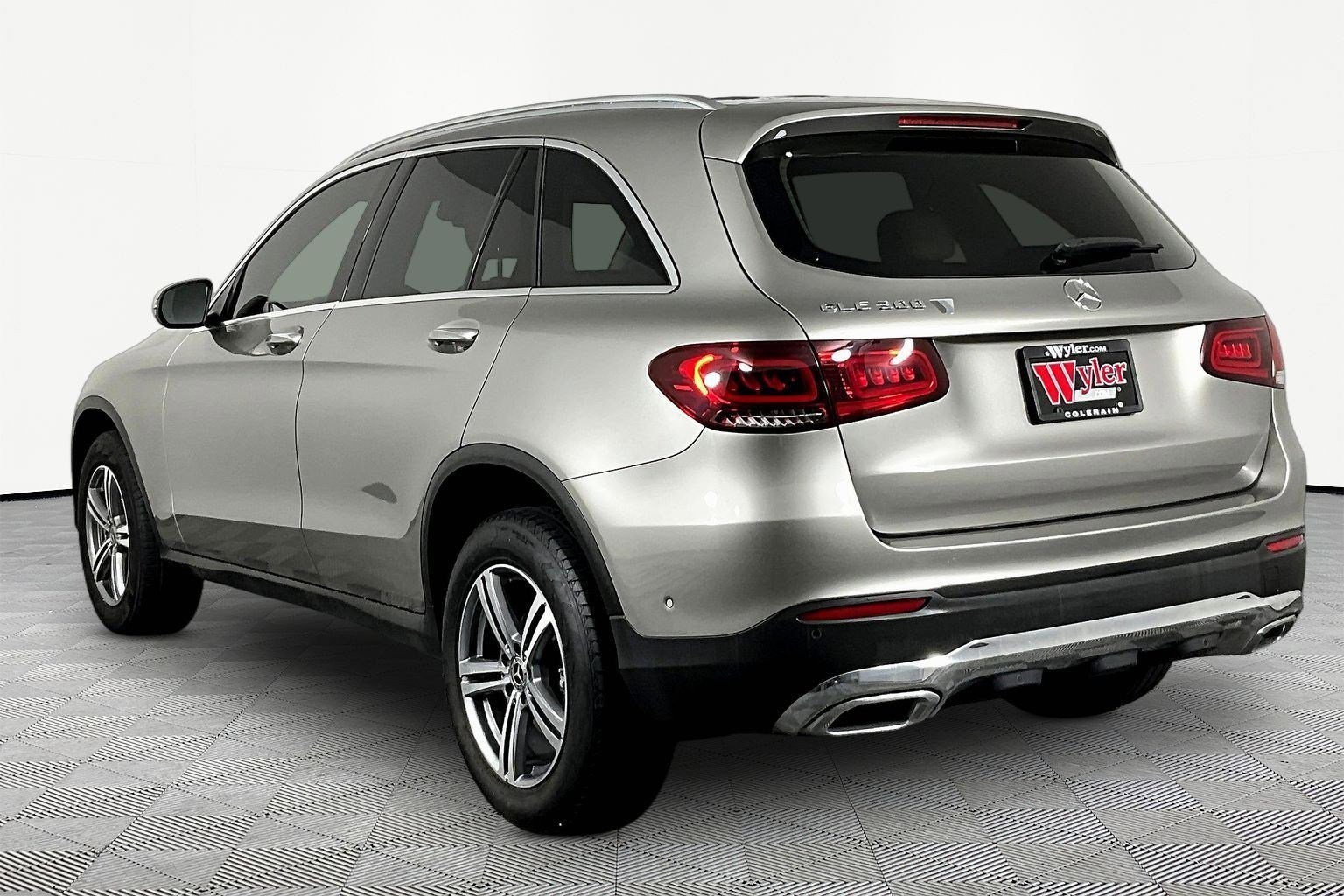 Used 2022 Mercedes-Benz GLC 300 image 4