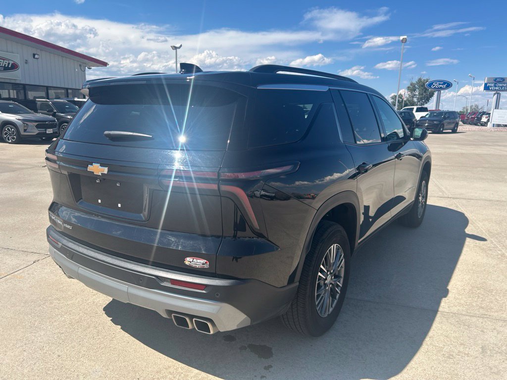 Used 2026 Chevrolet Traverse LT AWD/4WD image 6