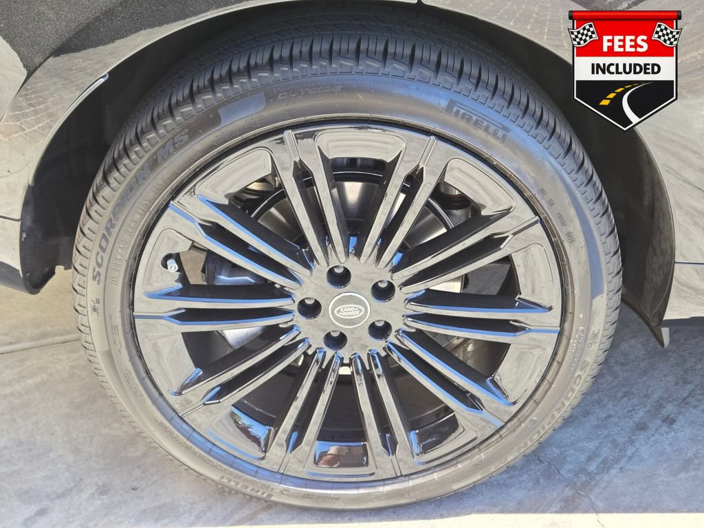 Used 2025 Land Rover Range Rover SE AWD/4WD image 10