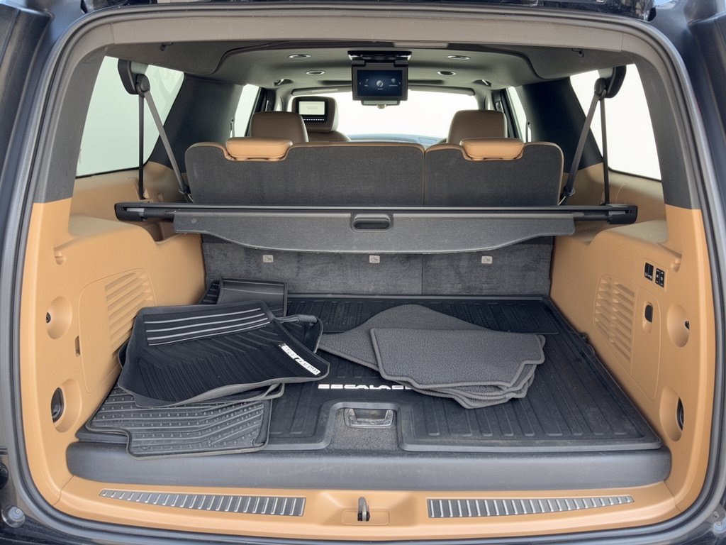 Used 2018 Cadillac Escalade ESV Platinum AWD/4WD image 28