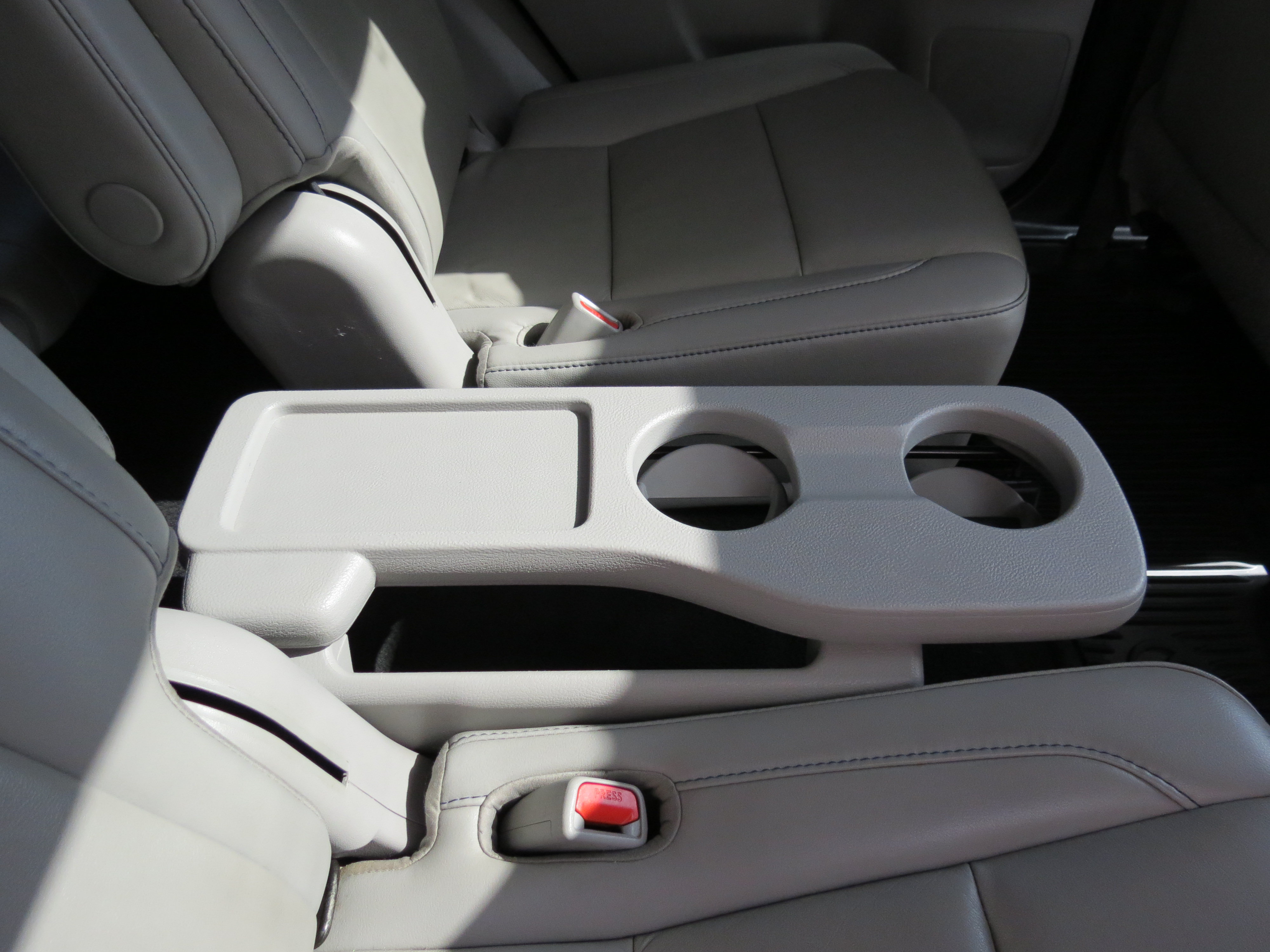 Used 2019 Toyota Highlander XLE FWD image 37