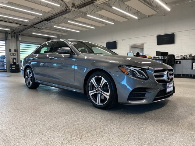 Used 2019 Mercedes-Benz E 300 4MATIC image 3
