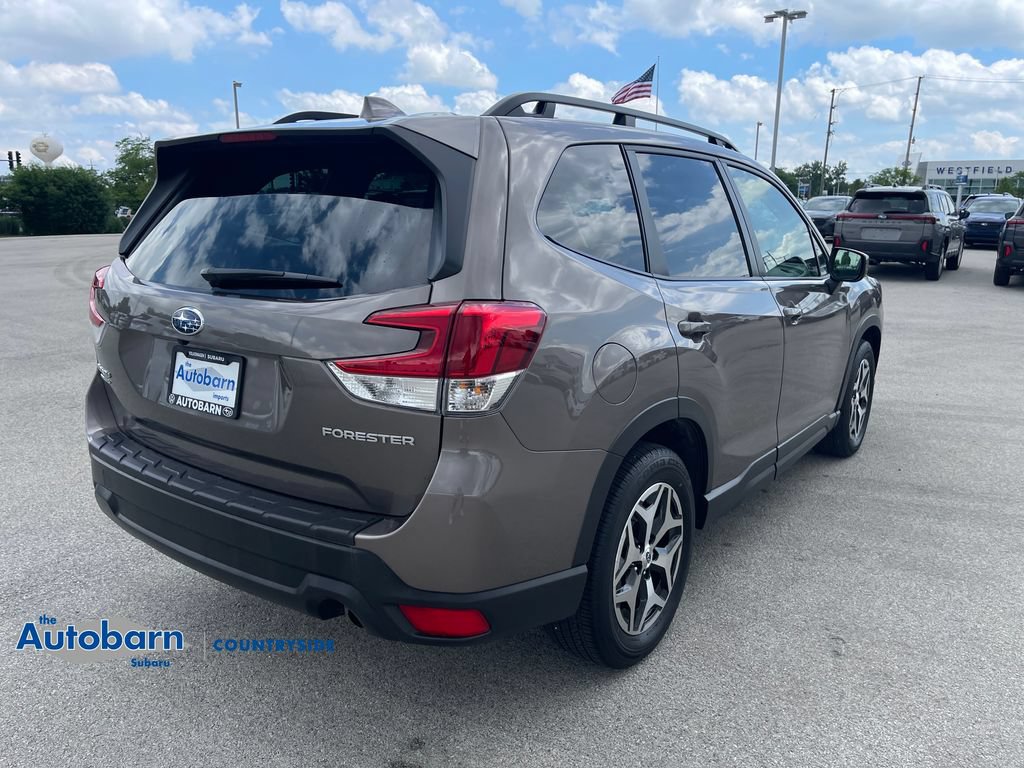 Used 2023 Subaru Forester Premium AWD/4WD image 5
