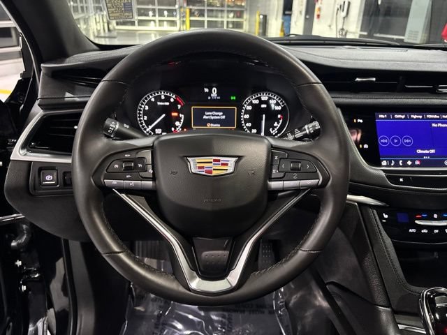 Certified 2025 Cadillac XT6 Luxury FWD image 20