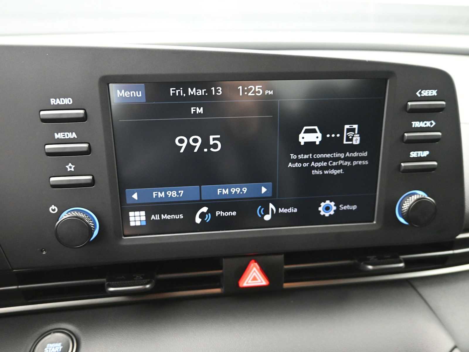 Certified 2025 Hyundai Elantra Sport image 29