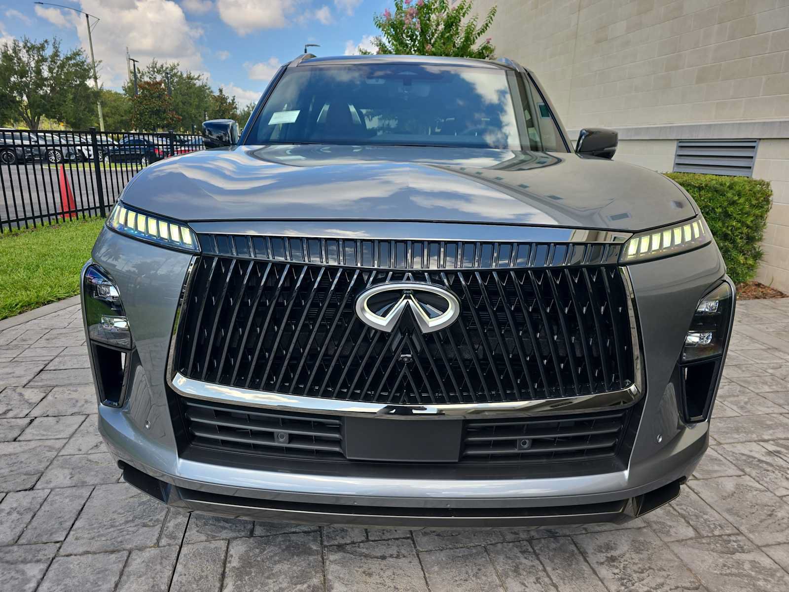 New 2027 INFINITI QX80 Autograph w/ Autograph Exterior Package AWD/4WD image 2