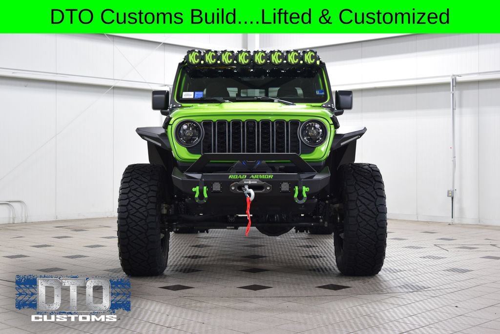 Used 2025 Jeep Gladiator Rubicon w/ Safety Group AWD/4WD image 2