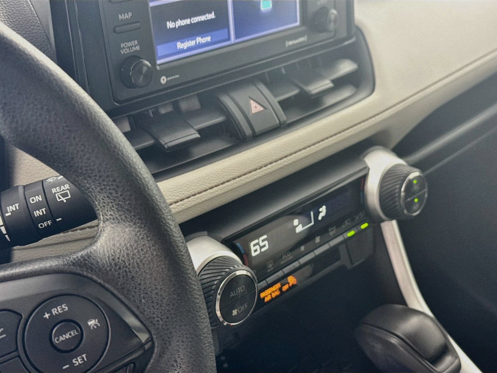 Used 2021 Toyota RAV4 XLE AWD/4WD image 10