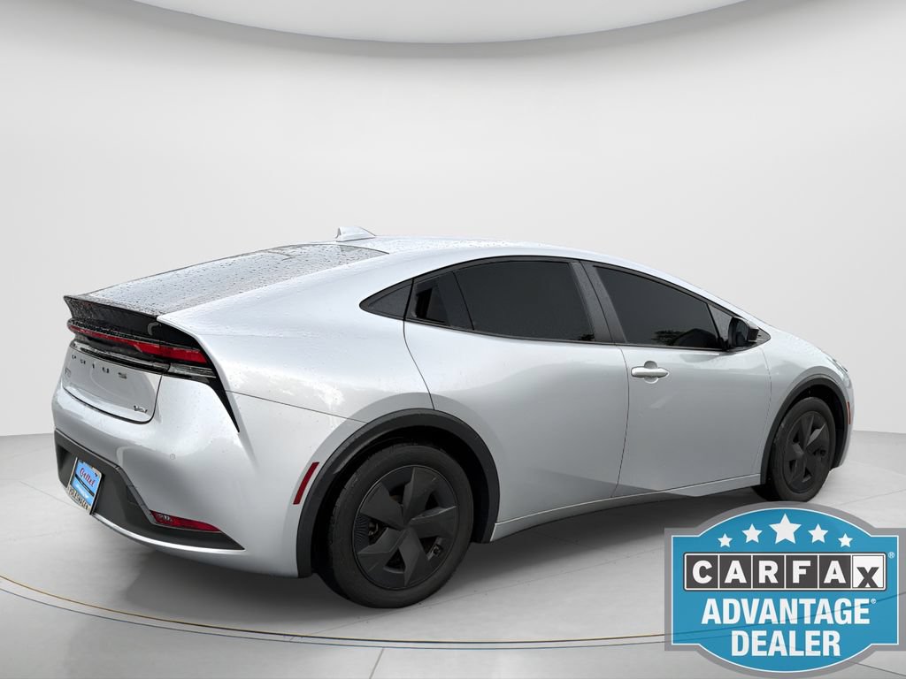Used 2025 Toyota Prius LE FWD image 5