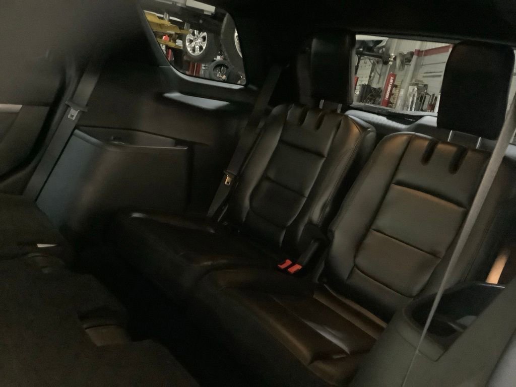 Used 2019 Ford Explorer XLT w/ Equipment Group 202A AWD/4WD image 16
