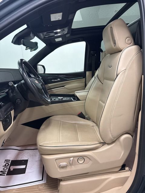 Certified 2021 Cadillac Escalade ESV Premium Luxury w/ Driver Assist Tech Package AWD/4WD image 18
