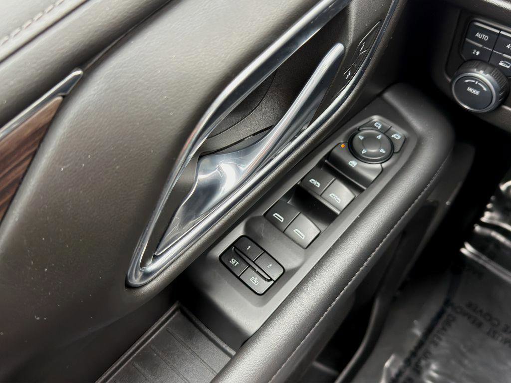 Used 2023 Chevrolet Suburban LT image 10