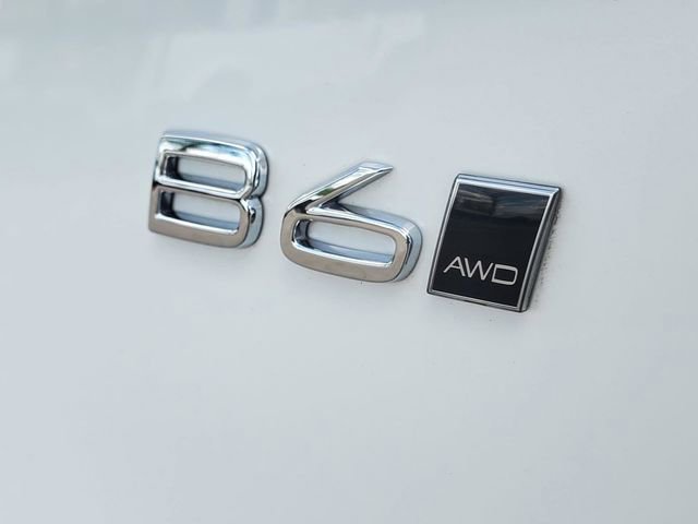 Certified 2025 Volvo XC90 B6 Plus w/ Protection Package Premier AWD/4WD image 8