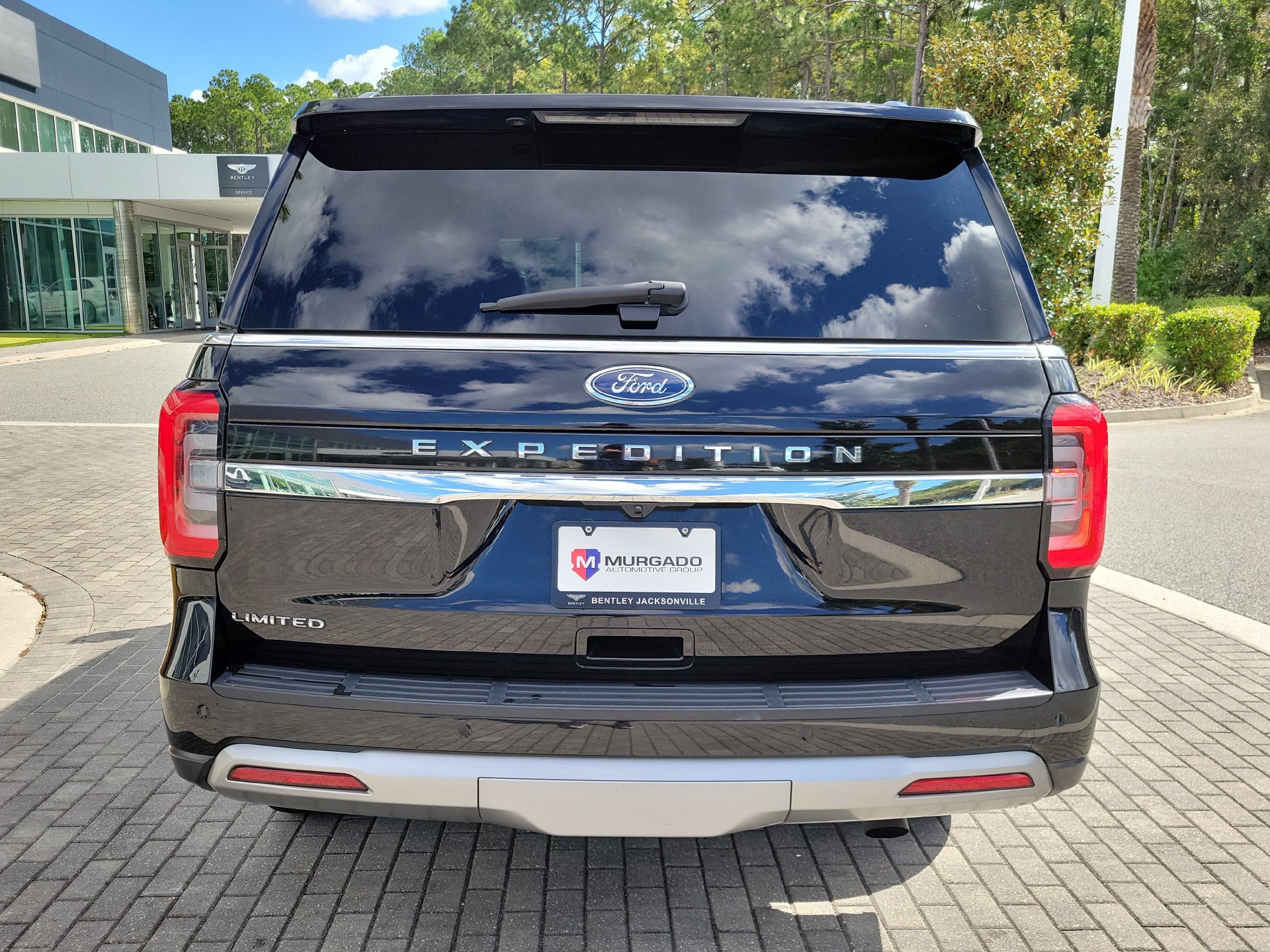 Used 2024 Ford Expedition Limited RWD image 10