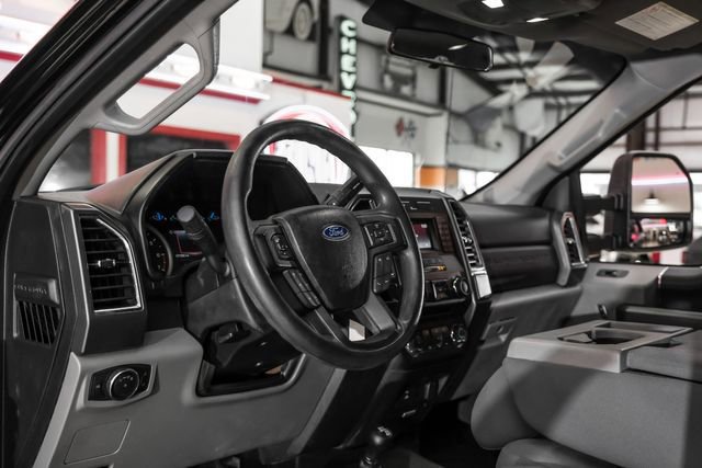 Used 2017 Ford F250 XLT AWD/4WD image 5