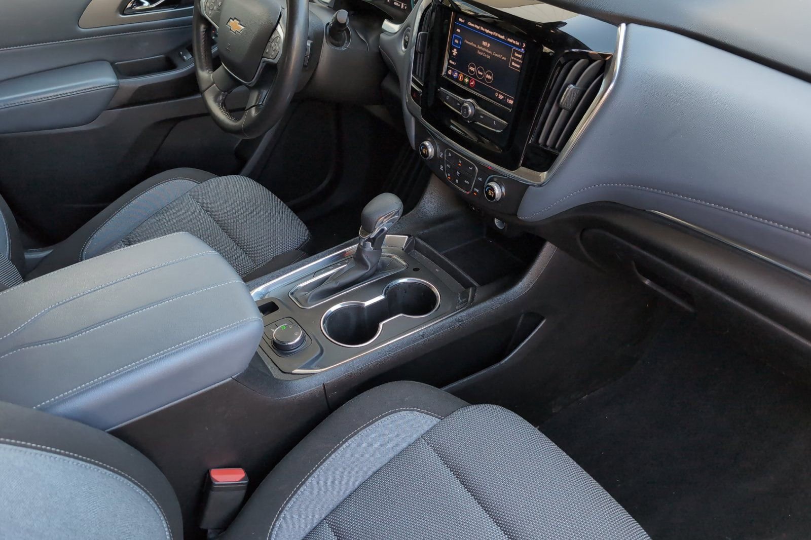 Used 2021 Chevrolet Traverse LT w/ LPO, Cargo Package image 17