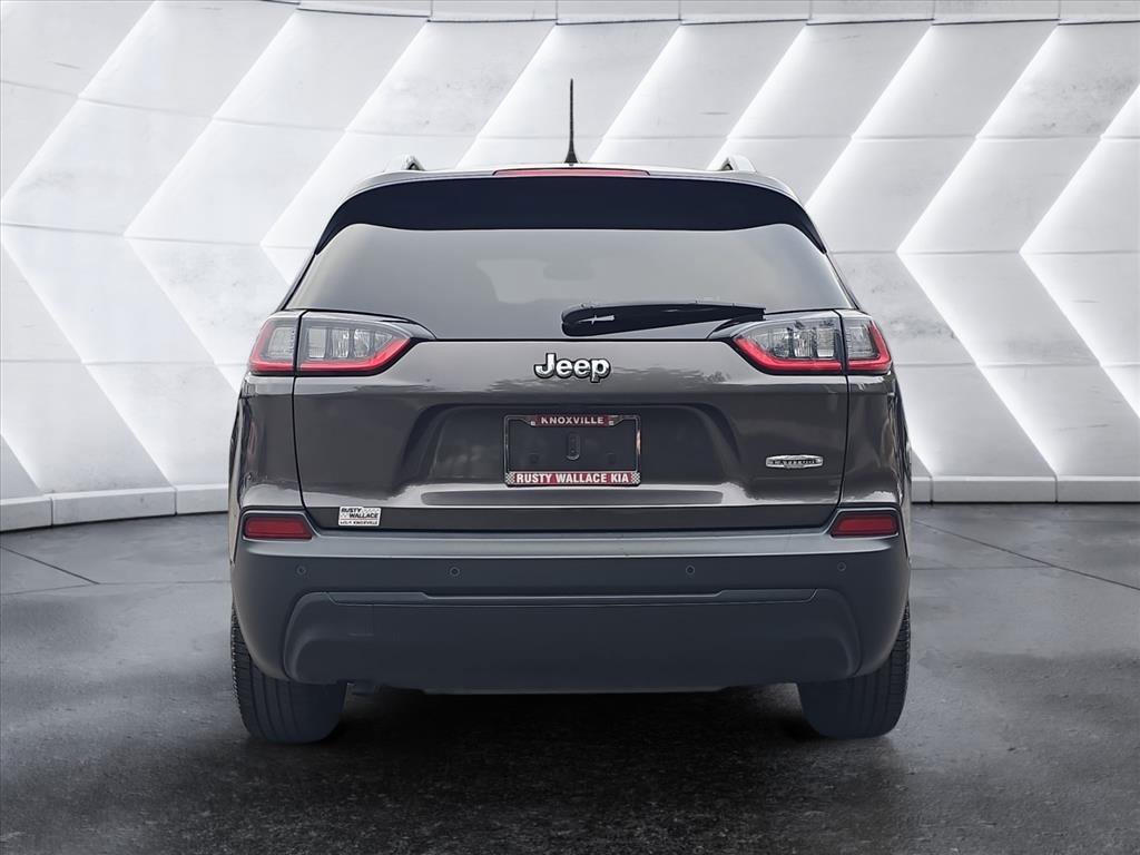 Used 2019 Jeep Cherokee Latitude Plus w/ Cold Weather Group image 4