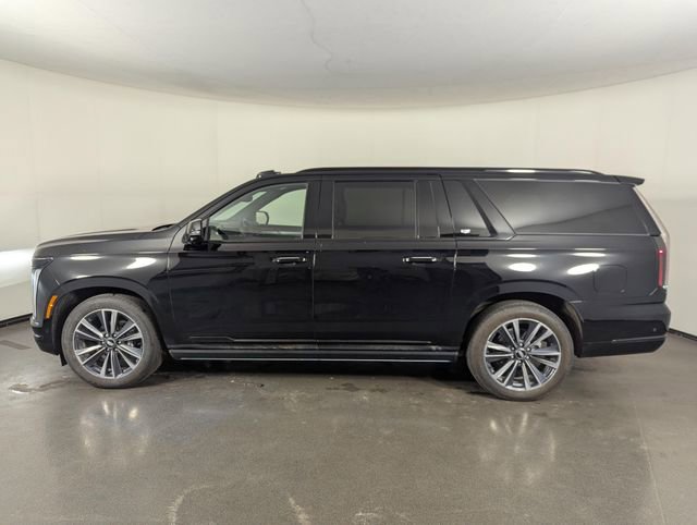 Used 2025 Cadillac Escalade ESV Sport w/ Touring Package image 5