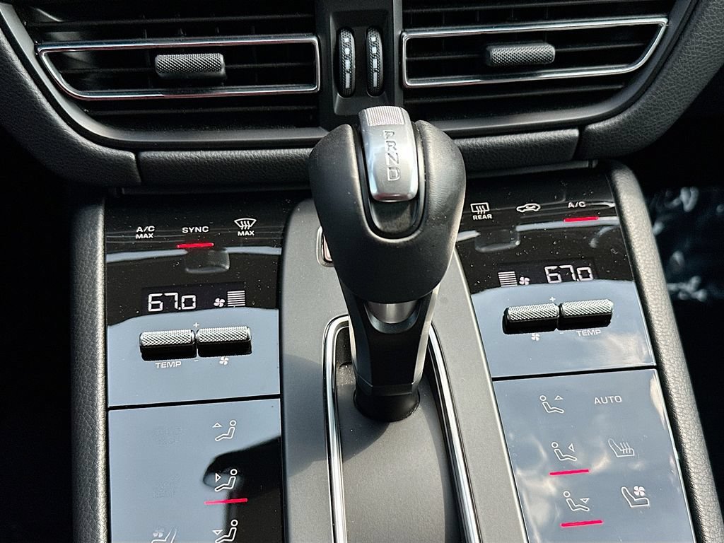 Certified 2026 Porsche Macan AWD/4WD image 18