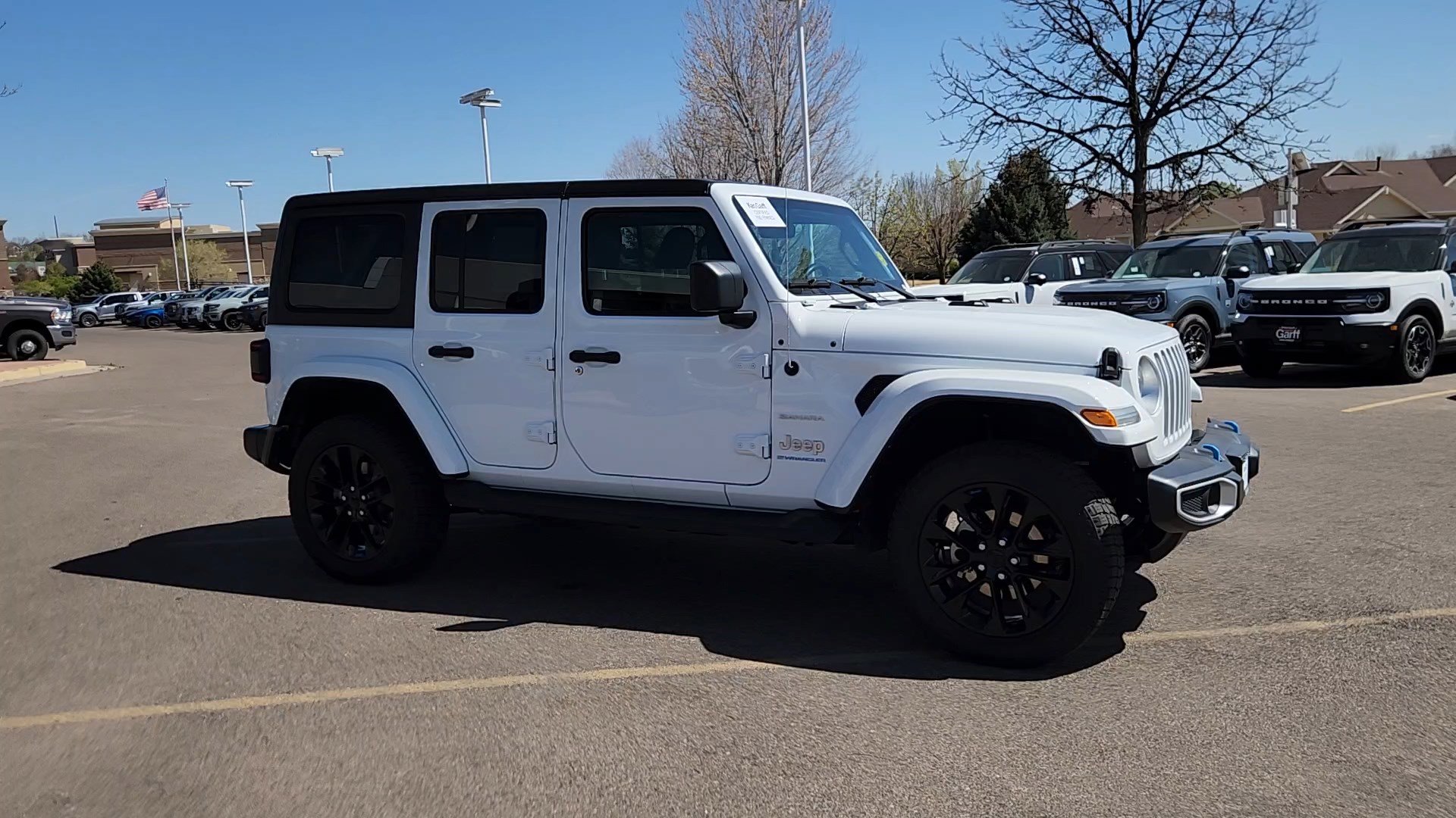 Used 2023 Jeep Wrangler Sahara w/ Cold Weather Group image 7