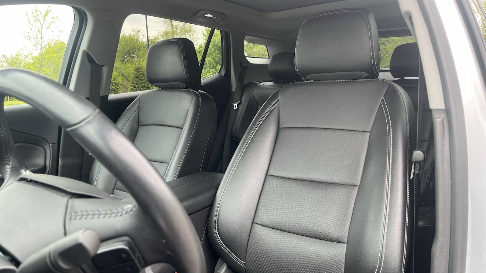 Used 2022 GMC Terrain SLT w/ Infotainment Package II AWD/4WD image 30