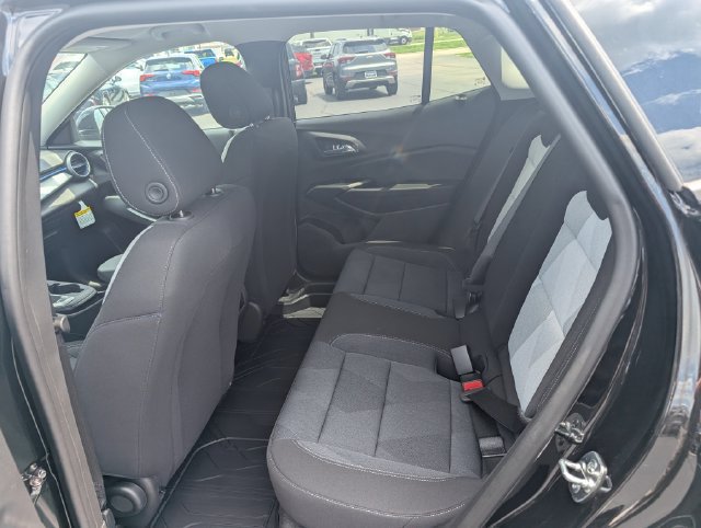 New 2026 Chevrolet Trax LS w/ LS Convenience Package FWD image 9