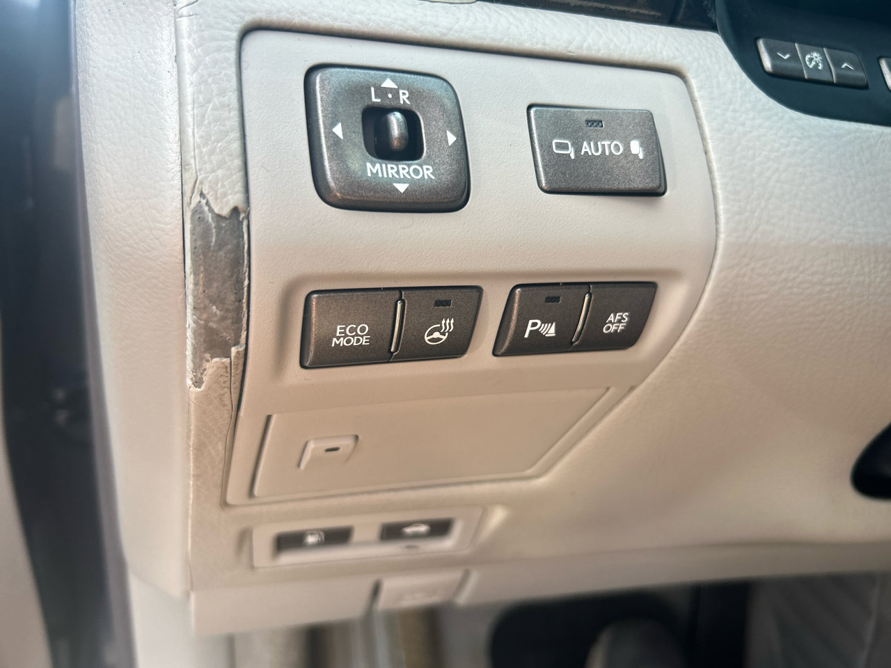 Used 2011 Lexus LS 460 w/ Comfort Pkg image 28