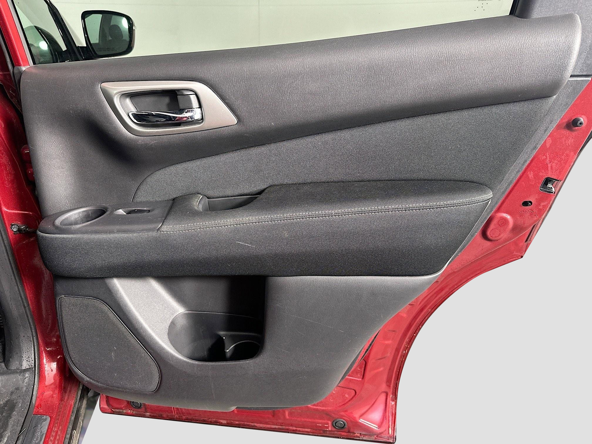 Used 2017 Nissan Pathfinder SV image 29