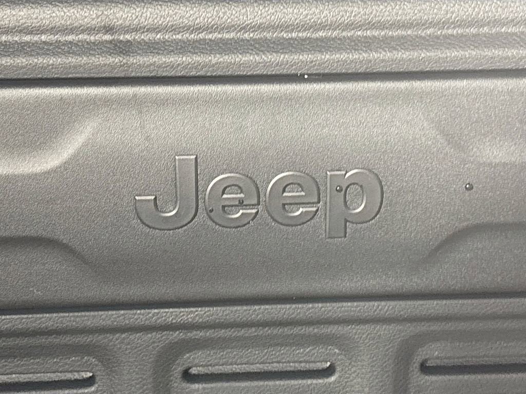 New 2025 Jeep Wrangler Unlimited Rubicon w/ Technology Group AWD/4WD image 24
