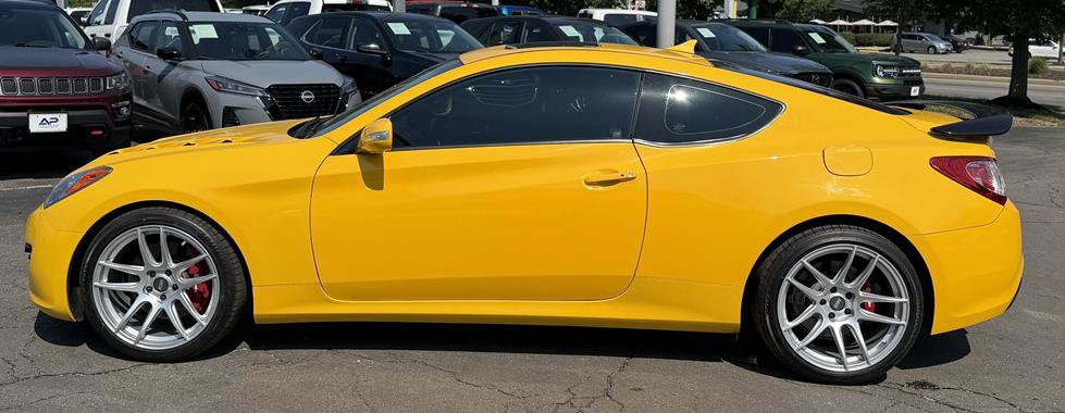 Used 2011 Hyundai Genesis 3.8 RWD image 7