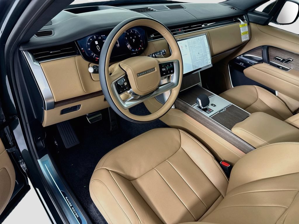 New 2026 Land Rover Range Rover Long Wheelbase SE AWD/4WD image 10