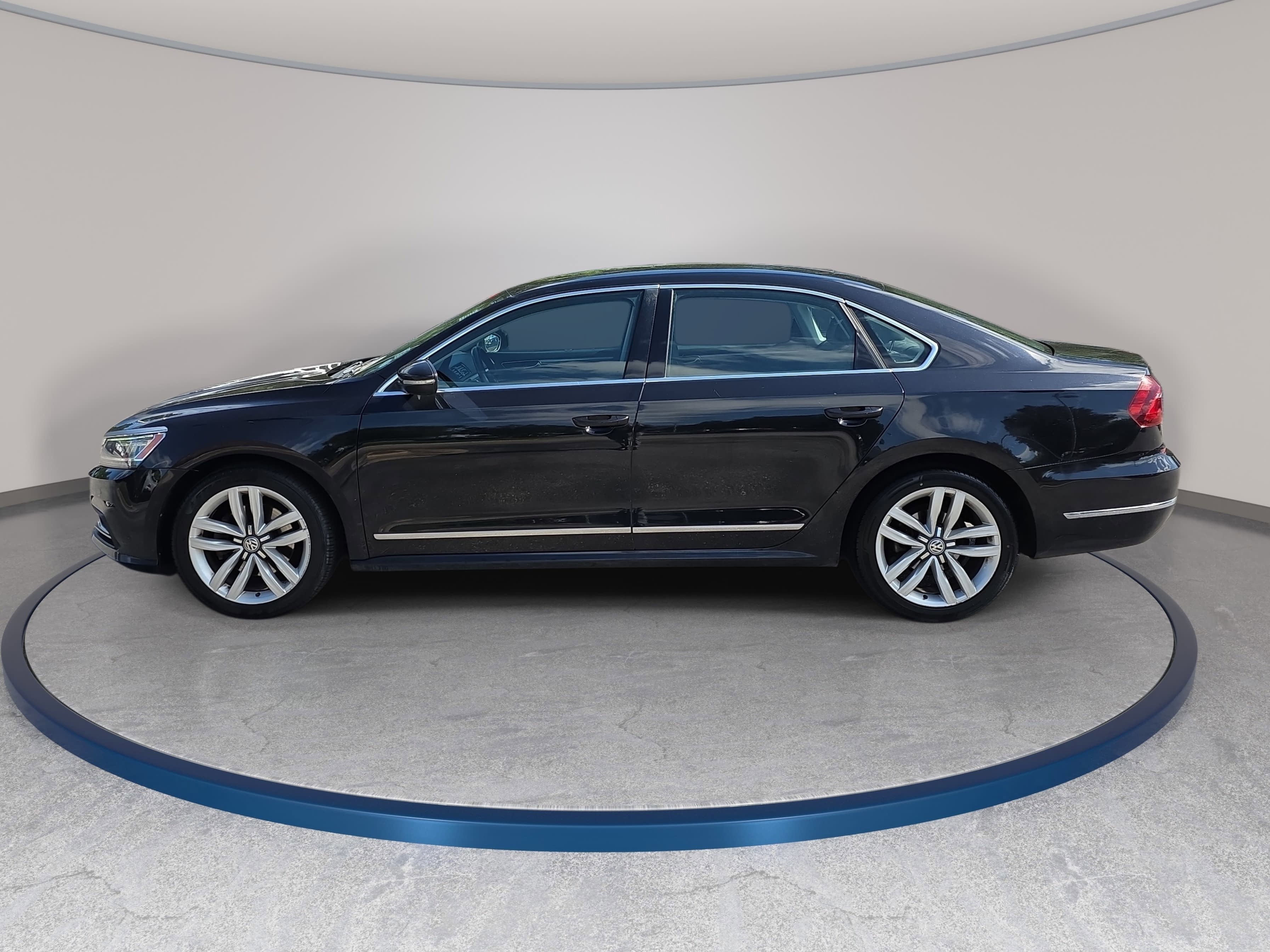 Used 2017 Volkswagen Passat 1.8T SE FWD image 8