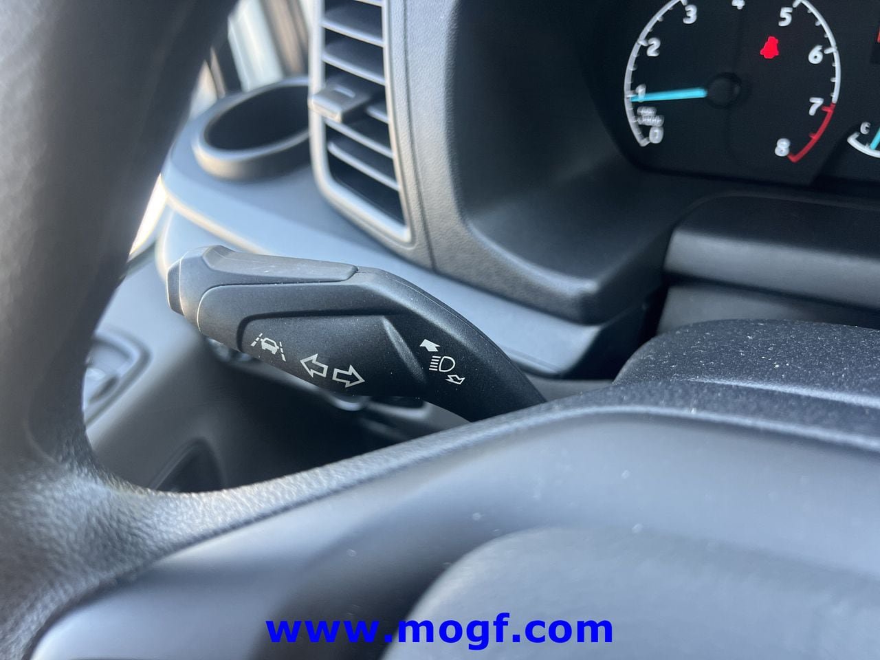 Used 2025 Ford Transit 350 XLT RWD image 11