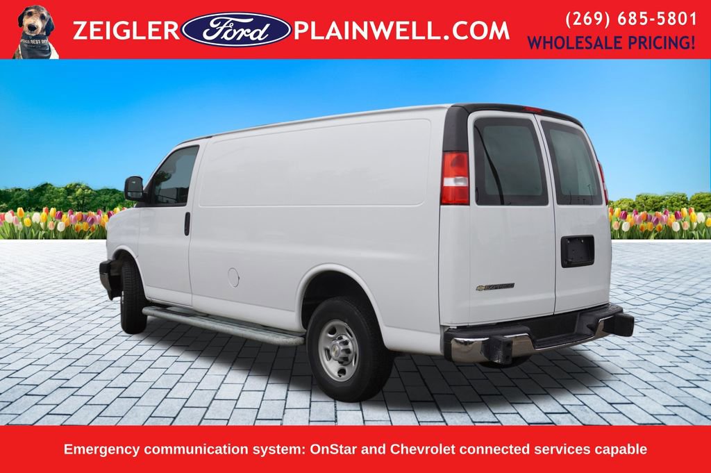 Used 2024 Chevrolet Express 2500 w/ Driver Convenience Package RWD image 3