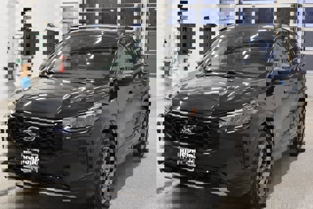 Used 2023 Ford Escape ST-Line image 9