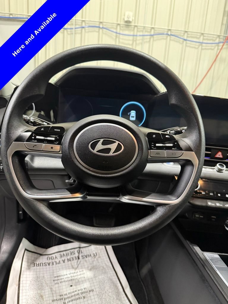 Used 2024 Hyundai Elantra SEL FWD image 7