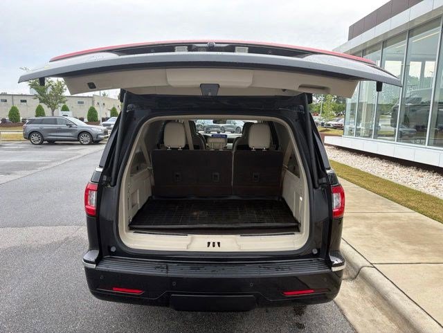 Used 2020 Lincoln Navigator L Reserve w/ Luxury Package AWD/4WD image 13